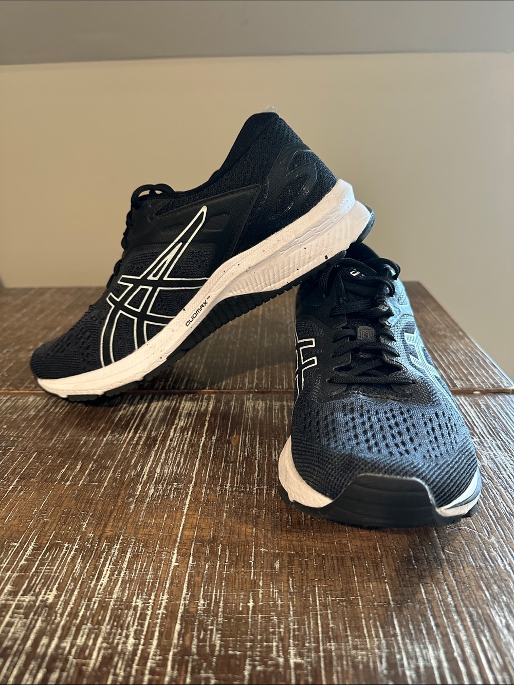 Women’s ASICS ~ GT 1000 Running Shoes ~ Black ~ 8.5
Like New